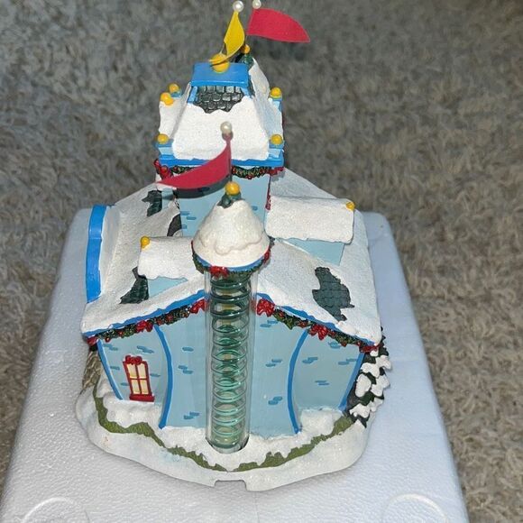 2008 Hawthorn Village, Disney Donald's Gift Wrapping A0909 - Picture 7 of 16